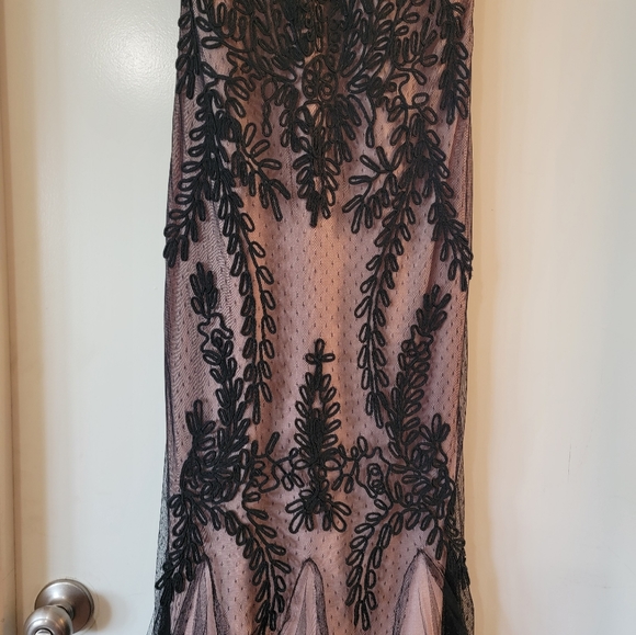 Betsy Adam gown - Picture 9 of 14